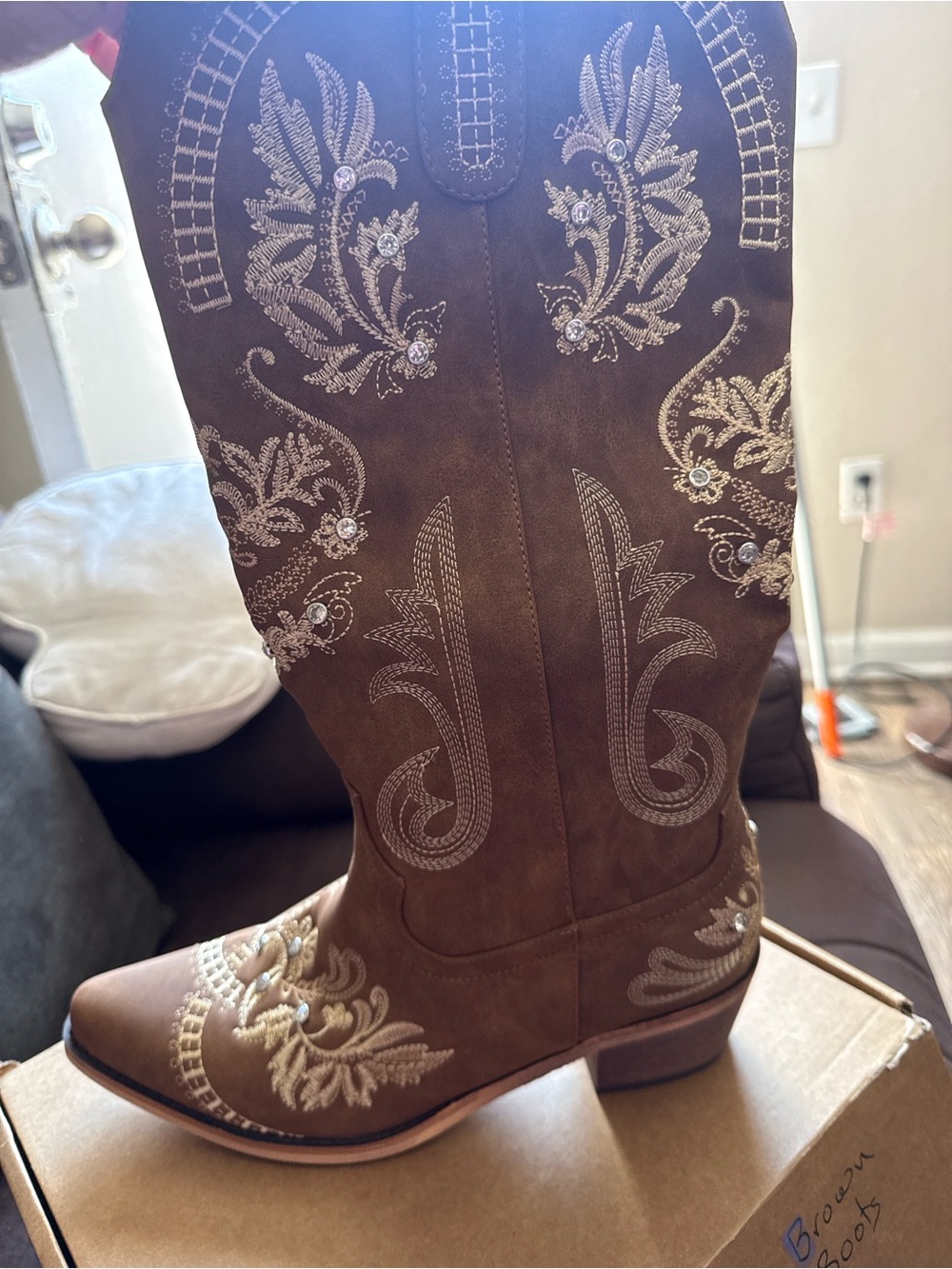 Unk Brown Embroidered Lace-Up Western Boots